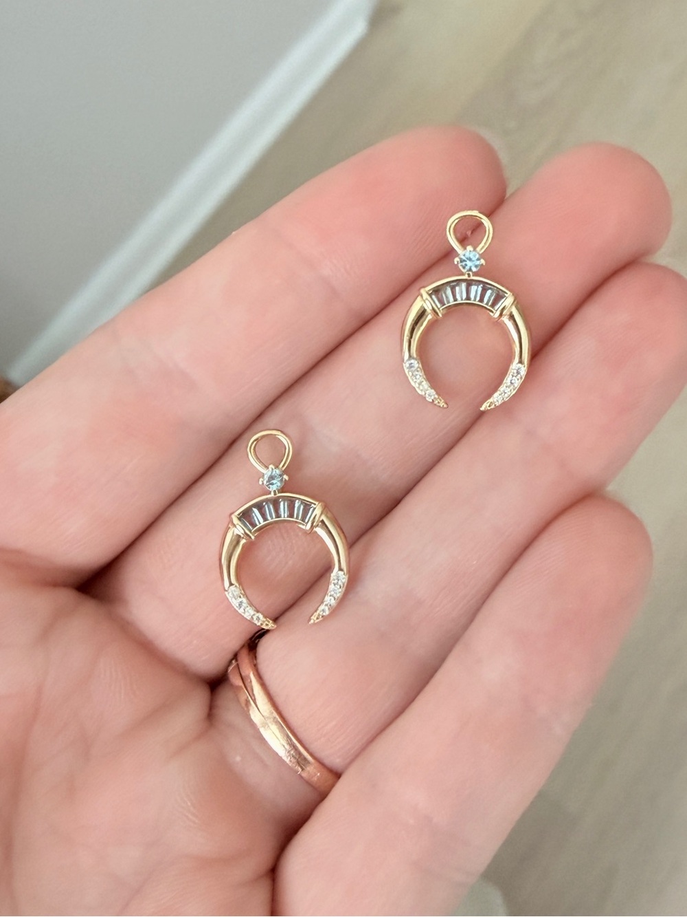 Removable Pendants - earrings, necklace, bracelets. Gold plating, blue topaz